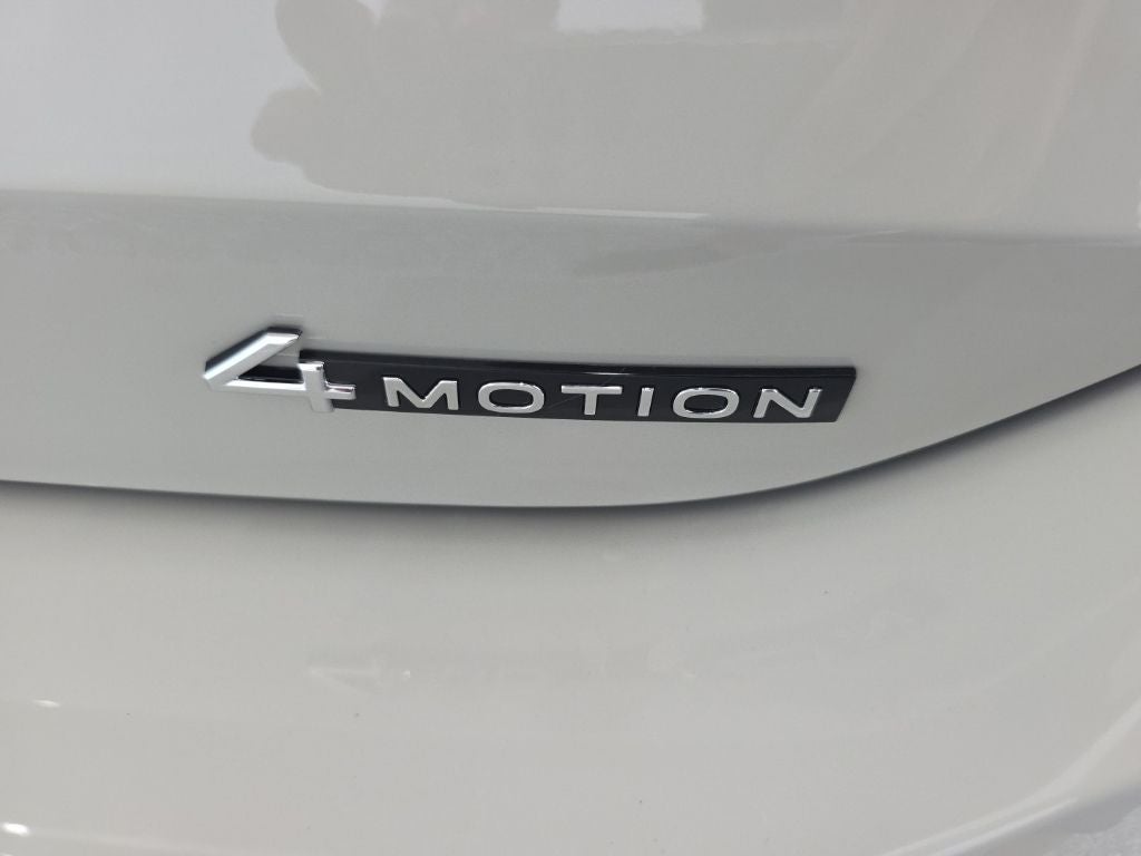 2026 Volkswagen Tiguan 2.0T SEL R-Line