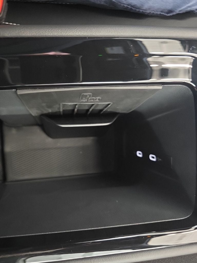 2026 Volkswagen Tiguan 2.0T SEL R-Line