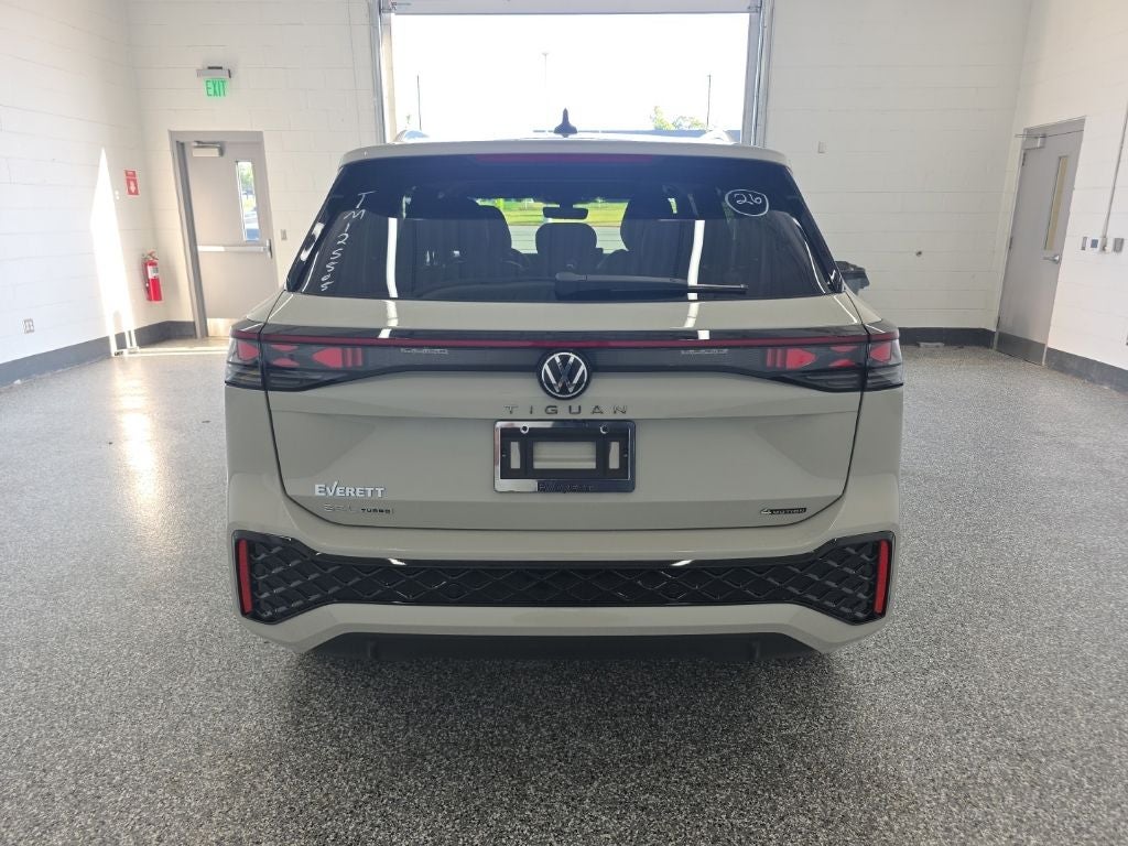 2026 Volkswagen Tiguan 2.0T SEL R-Line