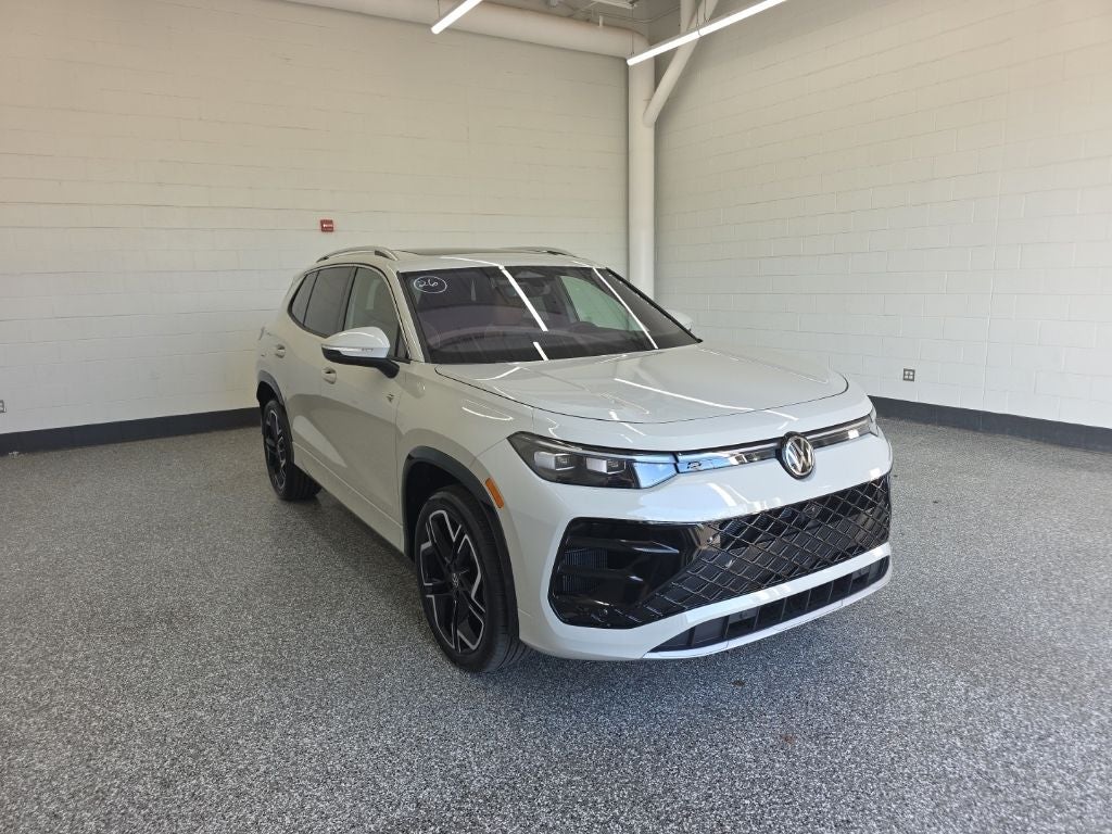 2026 Volkswagen Tiguan 2.0T SEL R-Line