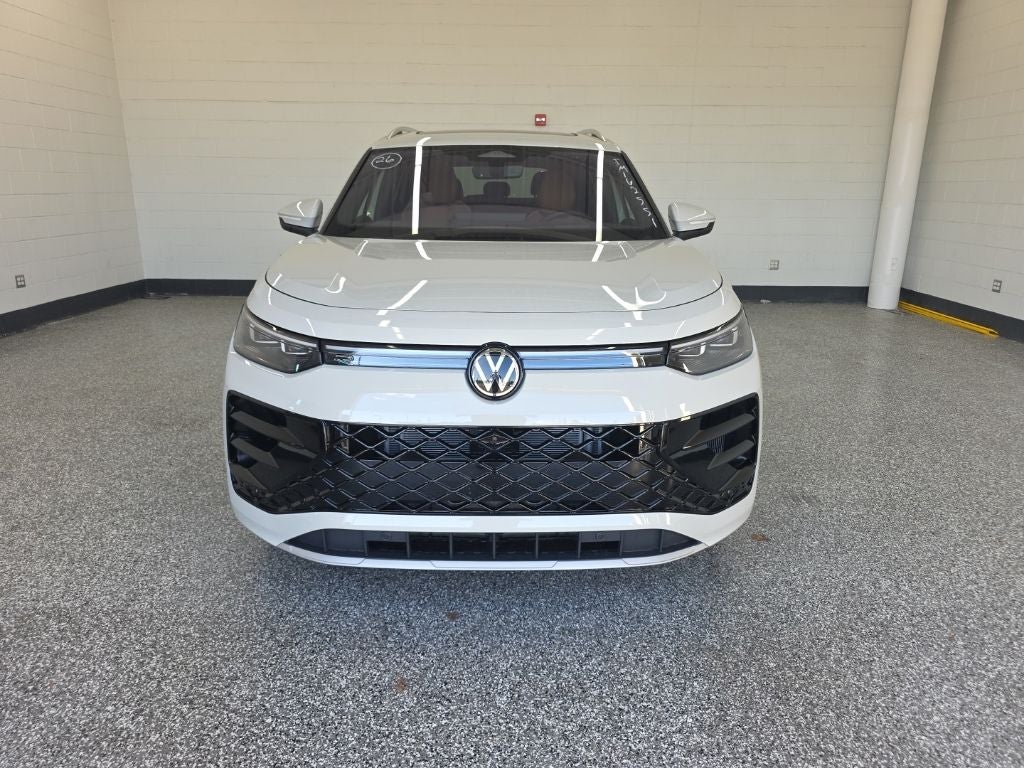 2026 Volkswagen Tiguan 2.0T SEL R-Line