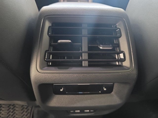 2026 Volkswagen Tiguan 2.0T SEL R-Line