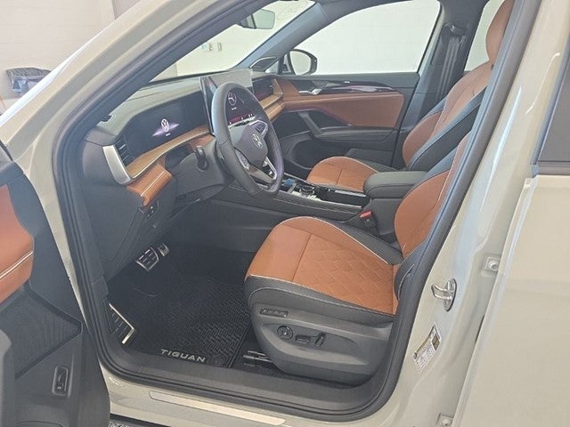 2026 Volkswagen Tiguan 2.0T SEL R-Line