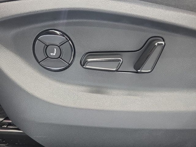 2026 Volkswagen Tiguan 2.0T SEL R-Line