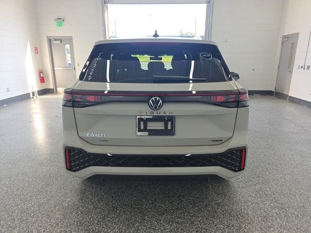 2026 Volkswagen Tiguan 2.0T SEL R-Line