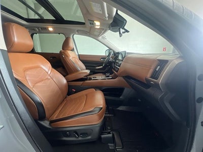 2025 Nissan Pathfinder Platinum