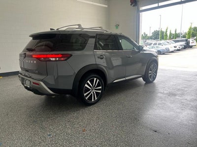 2025 Nissan Pathfinder Platinum