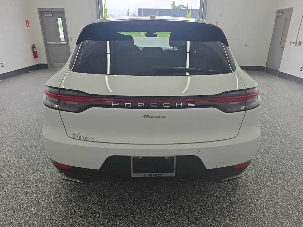 2021 Porsche Macan Base