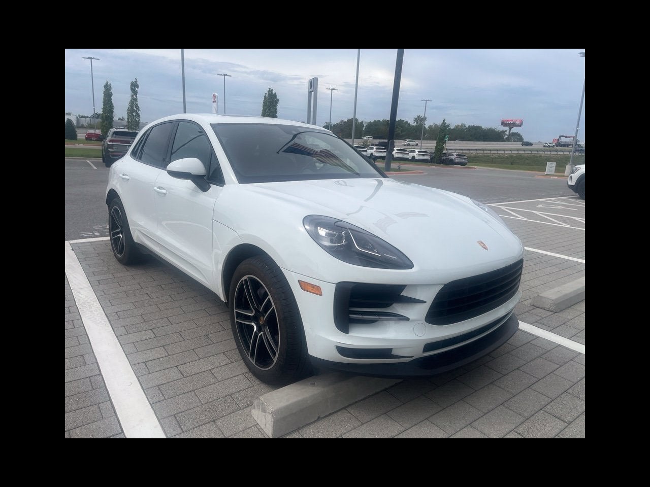 2021 Porsche Macan Base