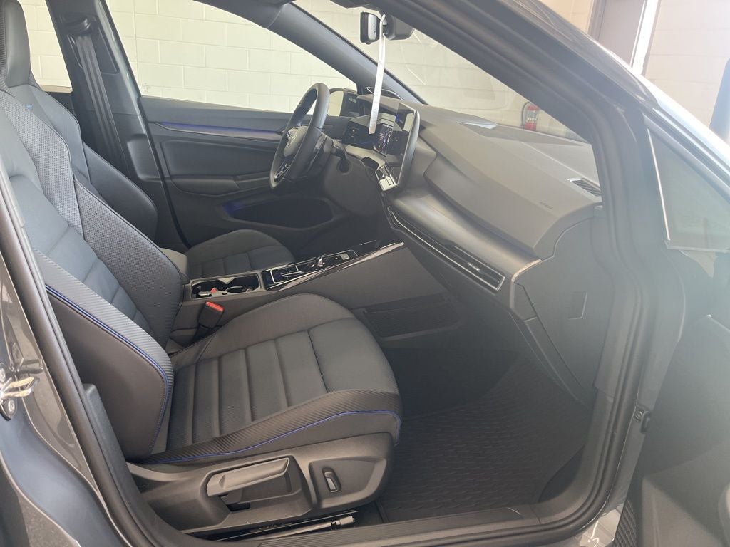 2026 Volkswagen Golf R 2.0T