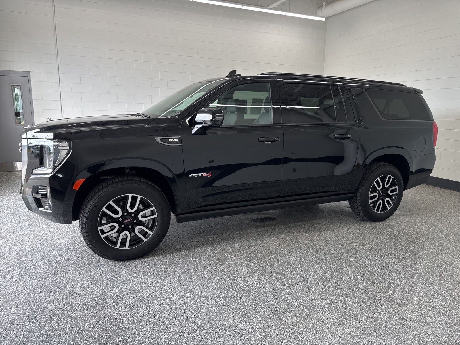 2024 GMC Yukon XL AT4