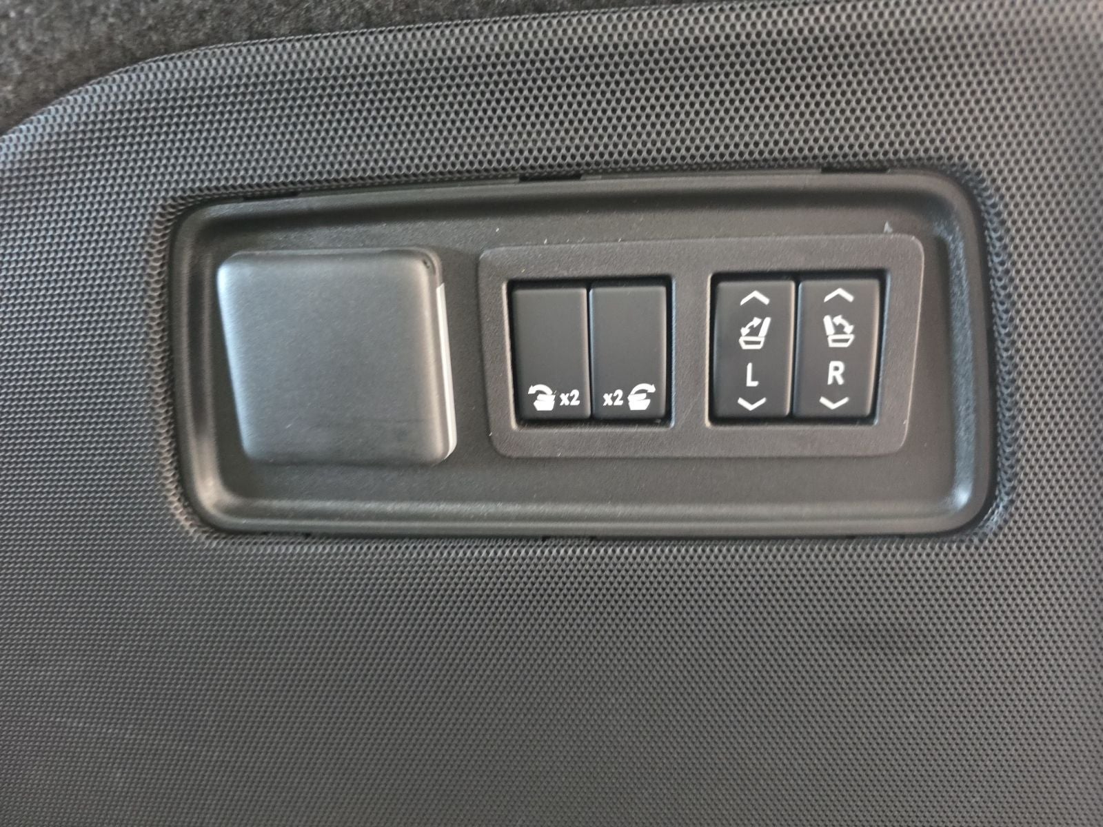 2025 Cadillac Escalade ESV Sport