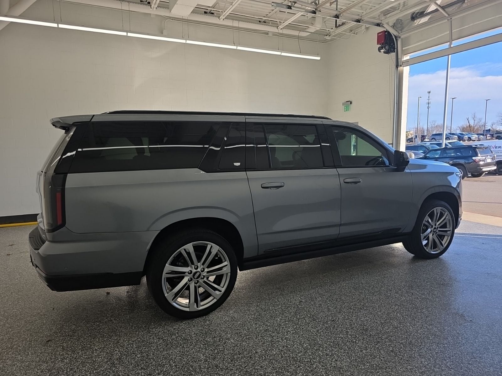 2025 Cadillac Escalade ESV Sport