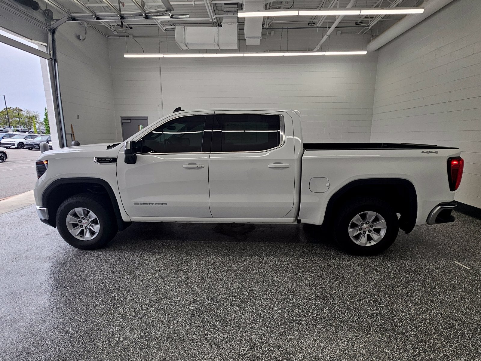 2024 GMC Sierra 1500 SLE
