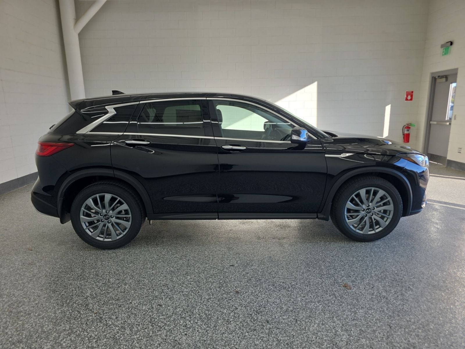 2025 INFINITI QX50 PURE