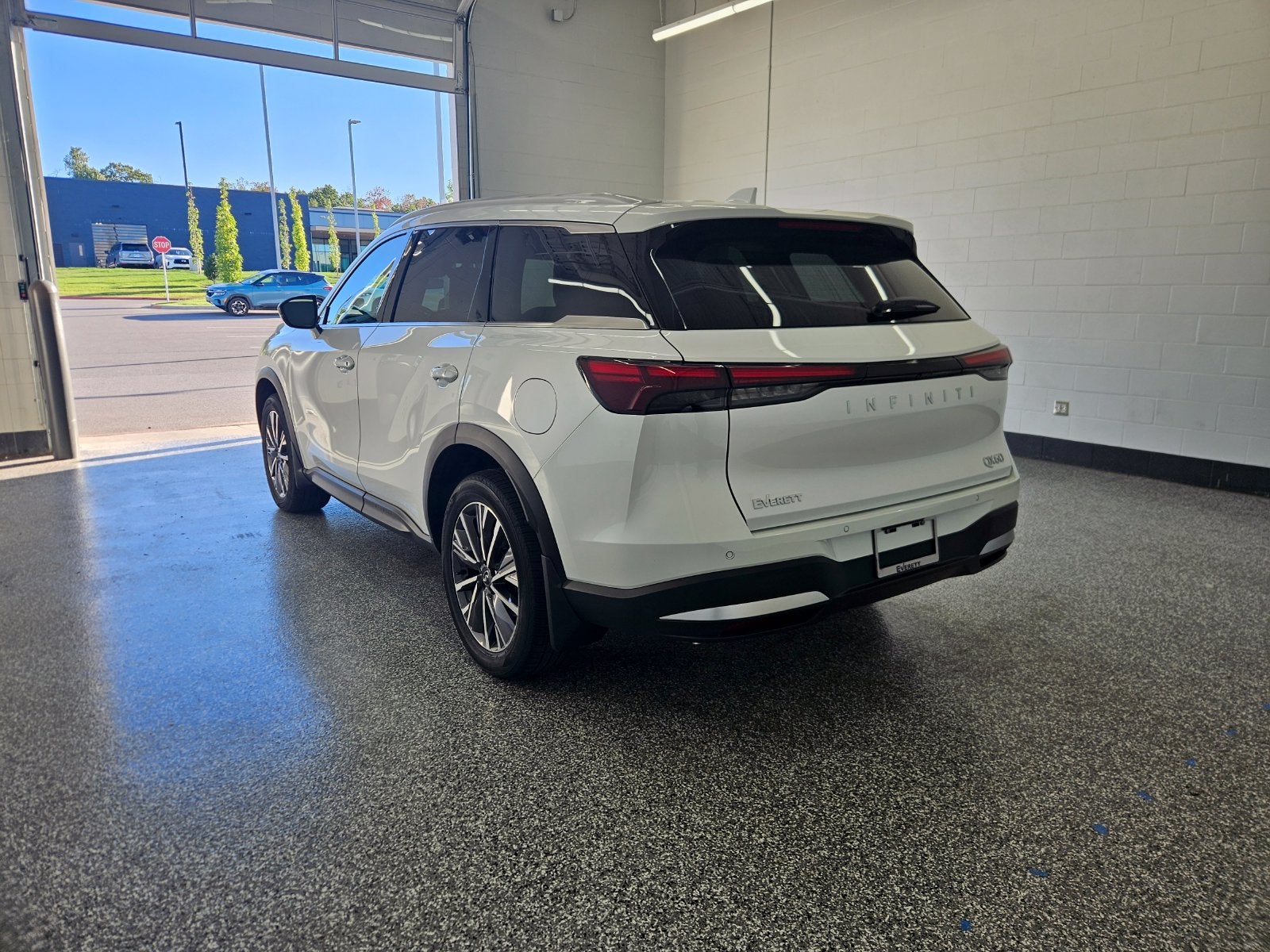 2027 INFINITI QX60 LUXE AWD