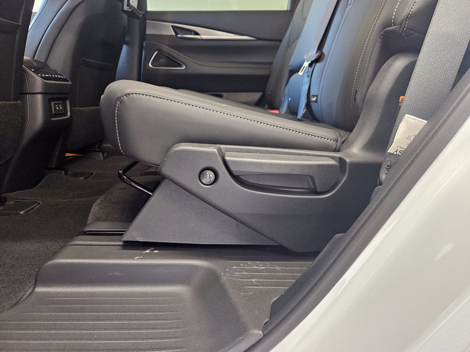 2027 INFINITI QX60 LUXE AWD