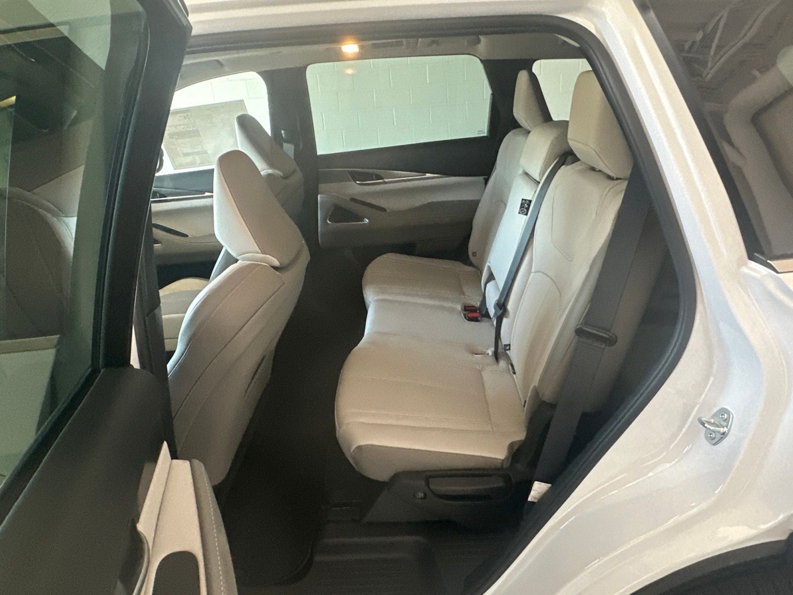 2027 INFINITI QX60 LUXE