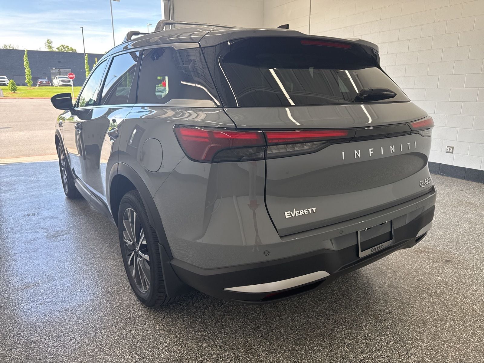 2027 INFINITI QX60 LUXE