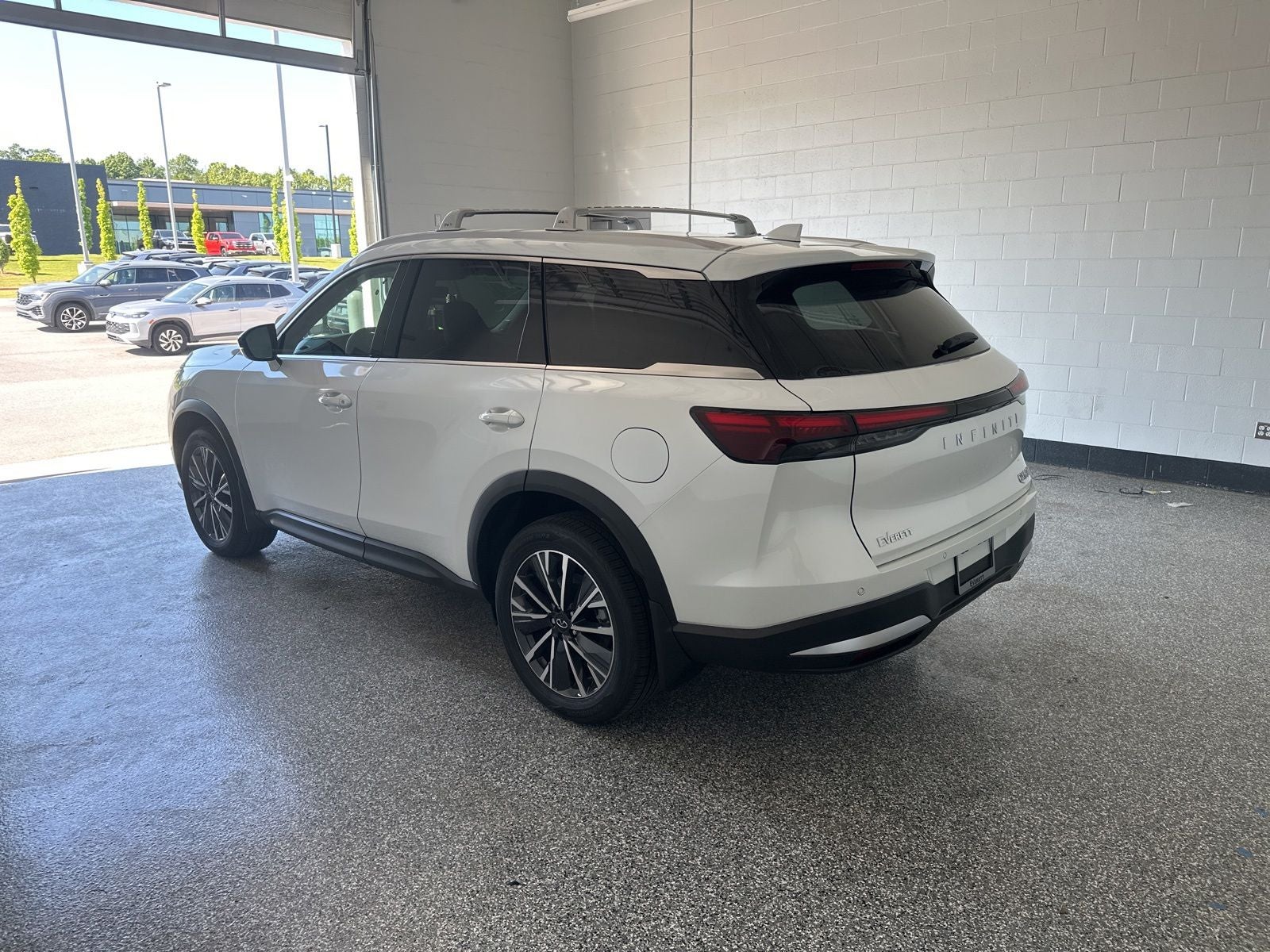2027 INFINITI QX60 LUXE