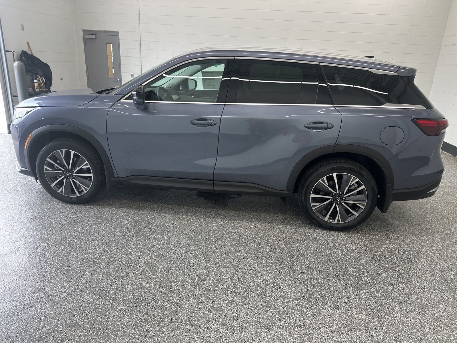 2027 INFINITI QX60 LUXE AWD
