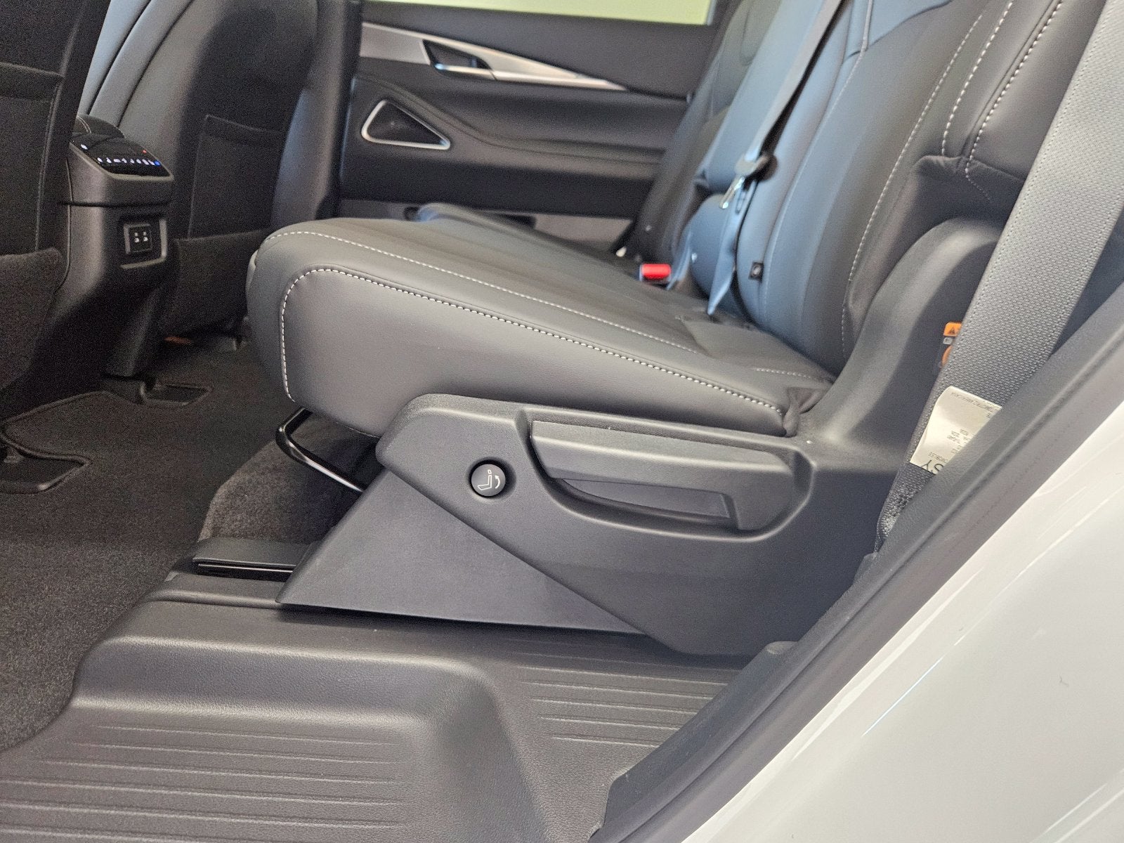2027 INFINITI QX60 LUXE AWD
