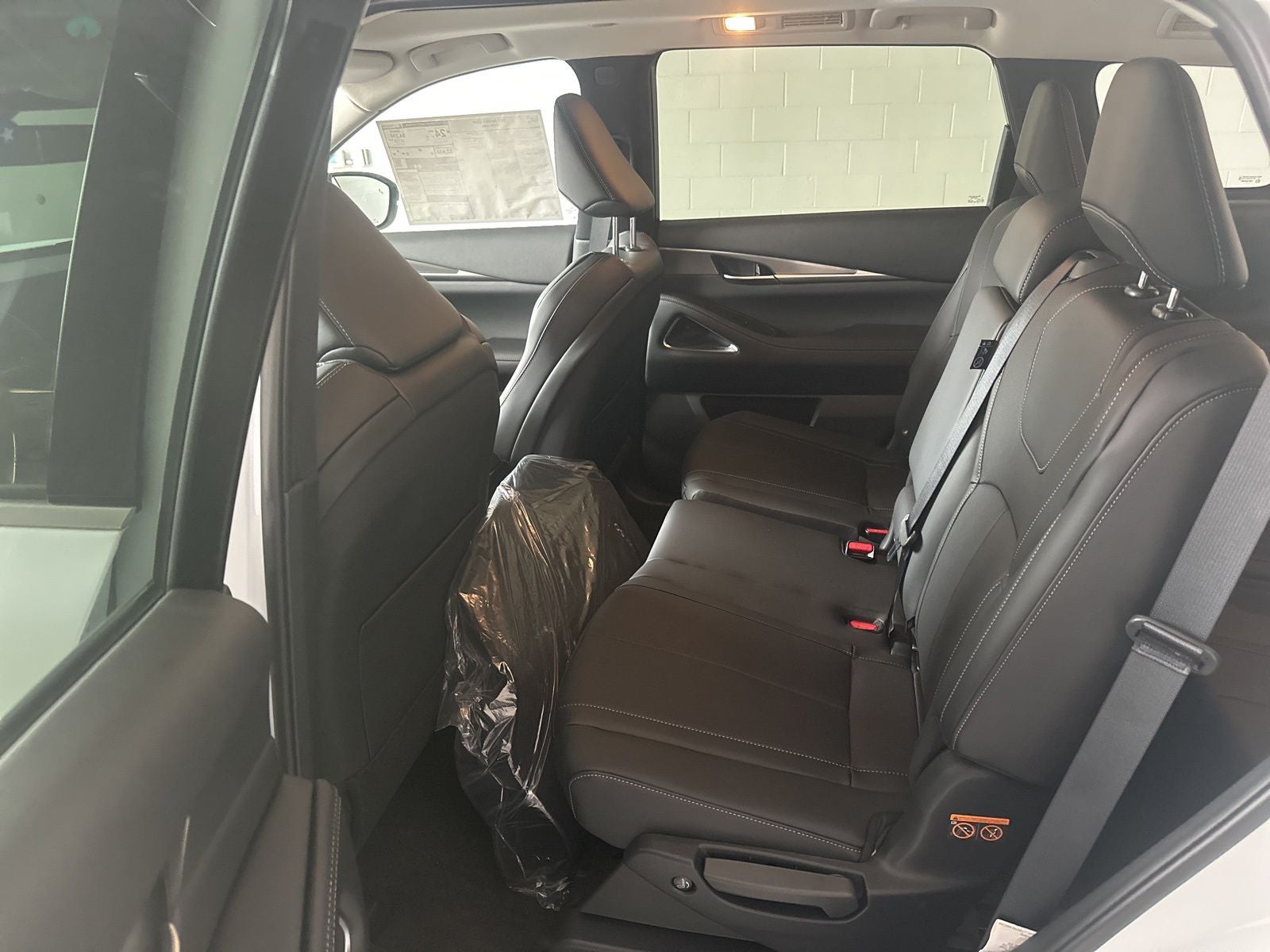 2027 INFINITI QX60 LUXE