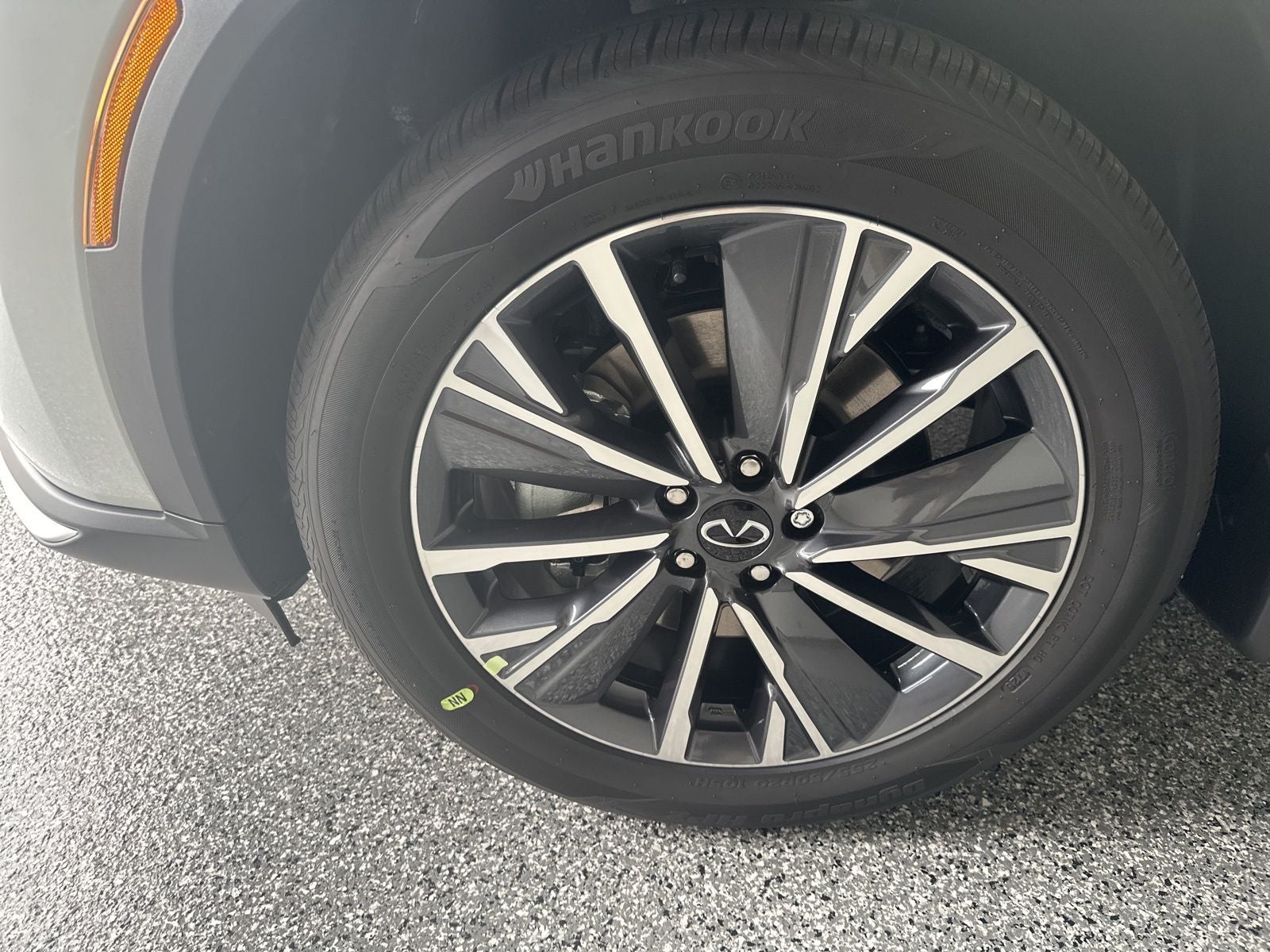 2027 INFINITI QX60 LUXE