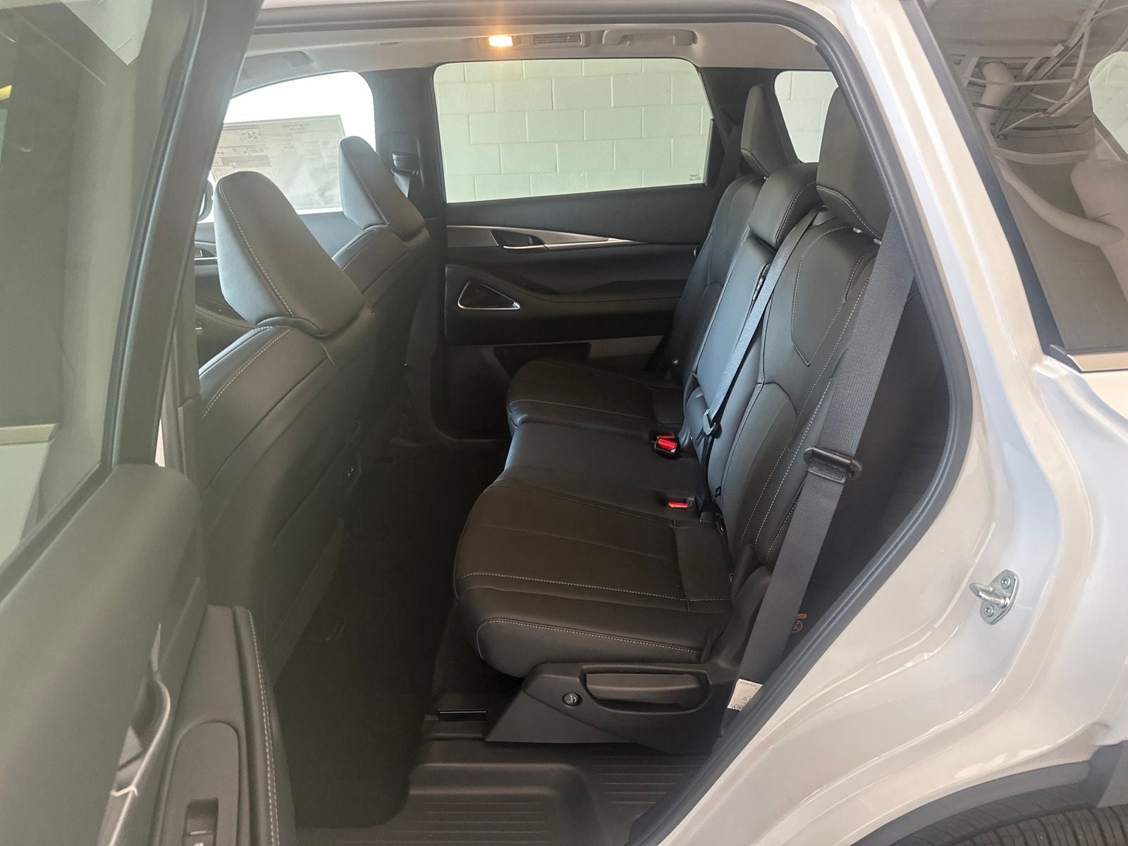 2027 INFINITI QX60 LUXE