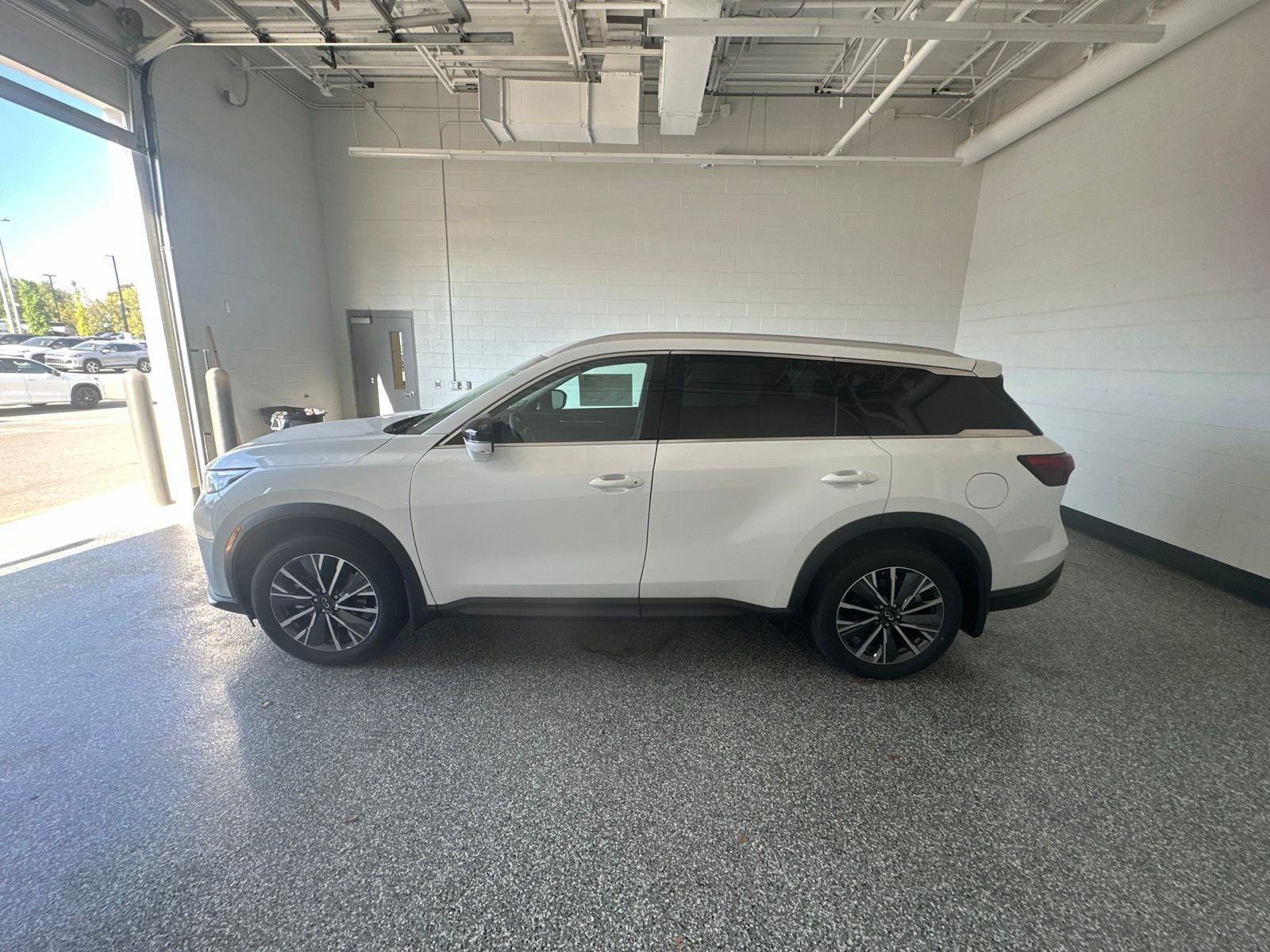 2027 INFINITI QX60 LUXE