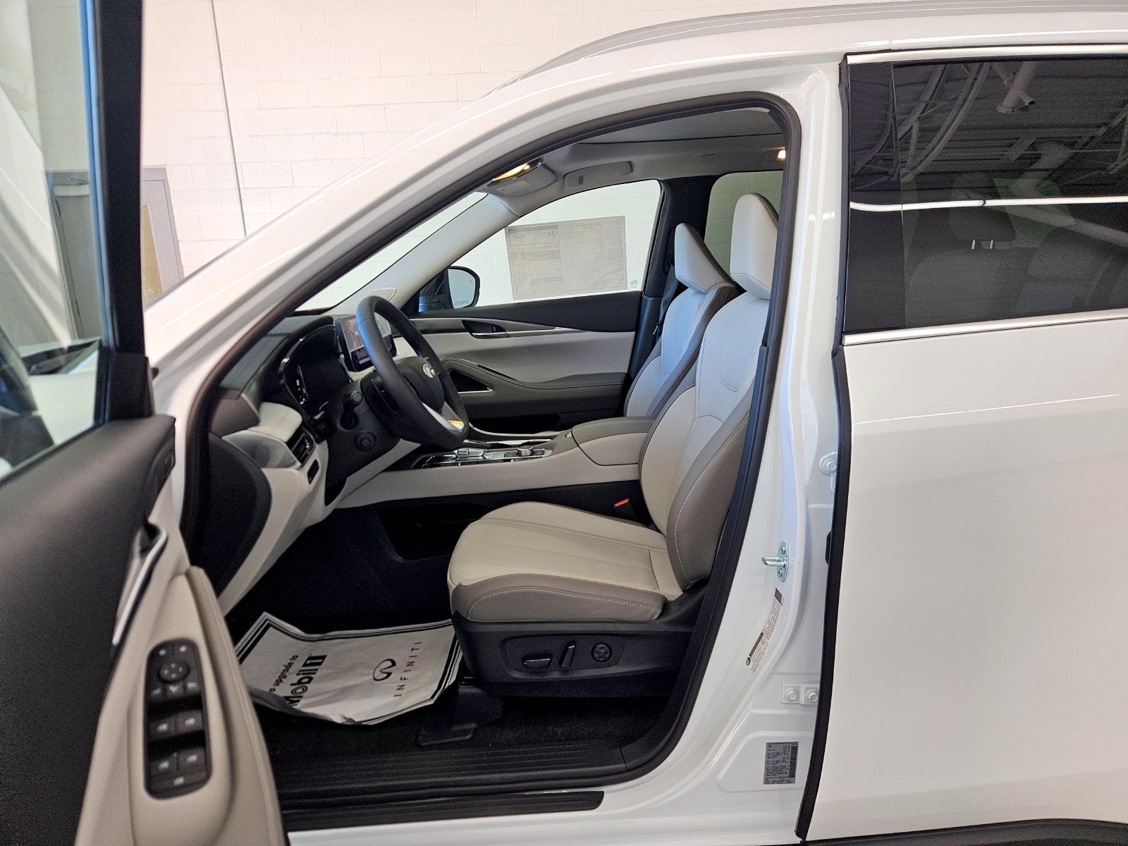 2027 INFINITI QX60 LUXE