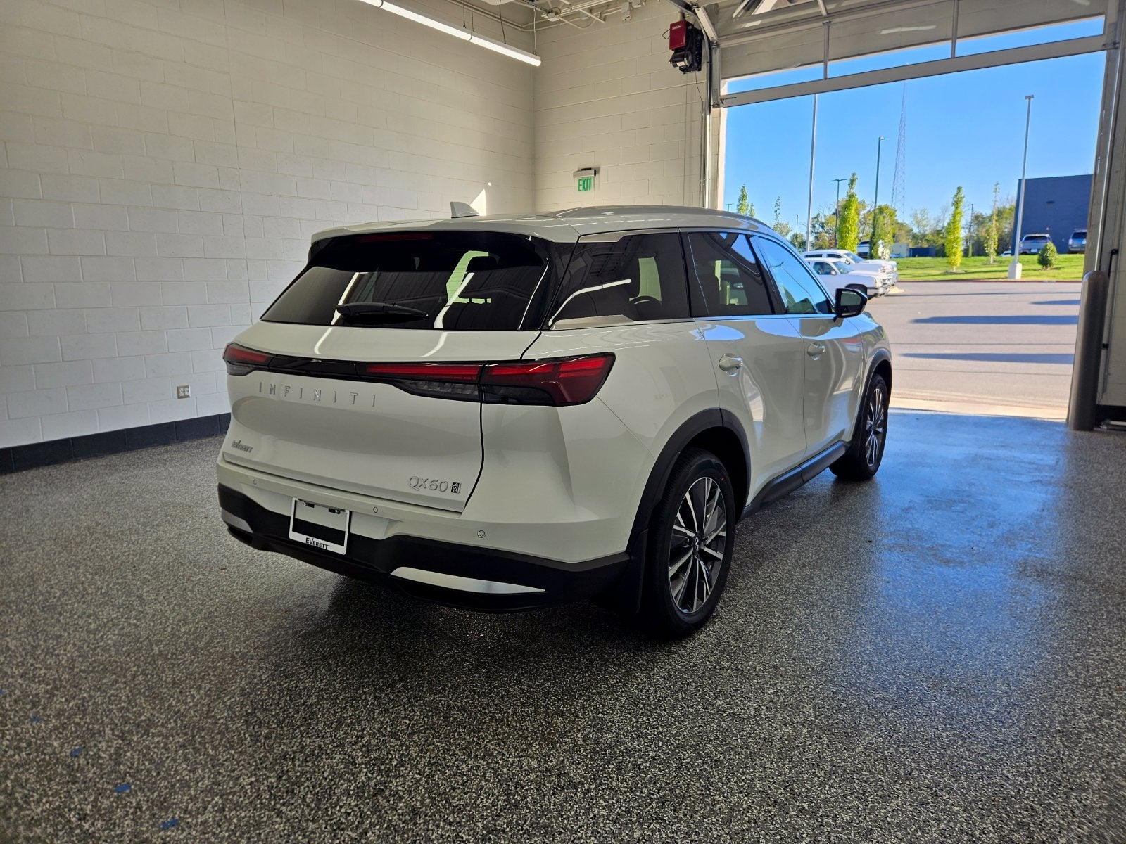 2027 INFINITI QX60 LUXE