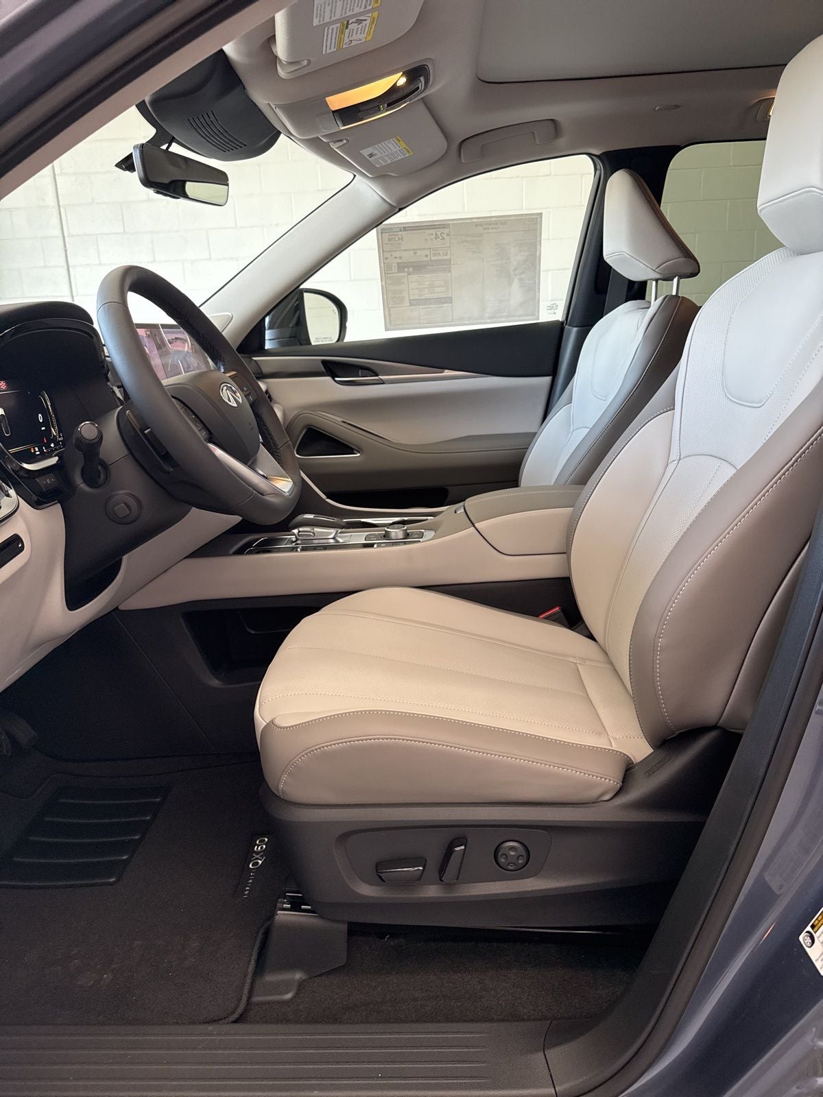 2027 INFINITI QX60 LUXE