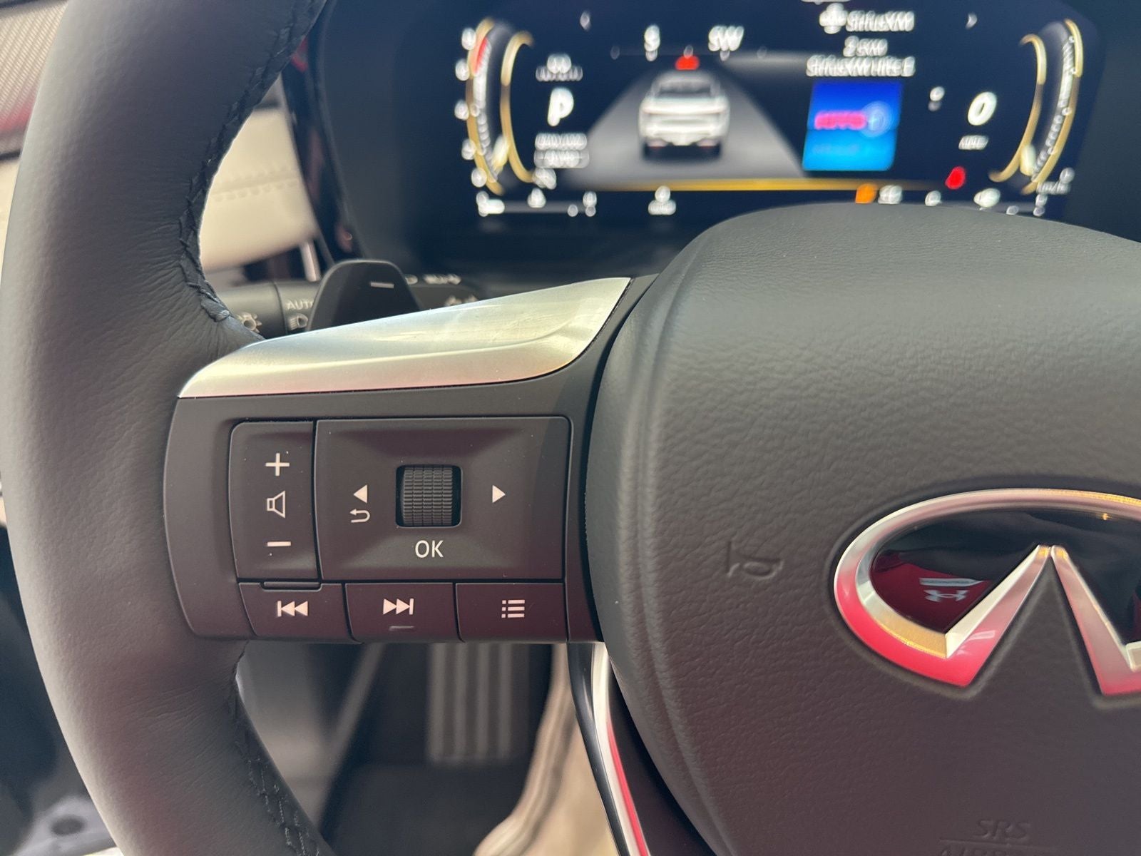 2027 INFINITI QX60 LUXE