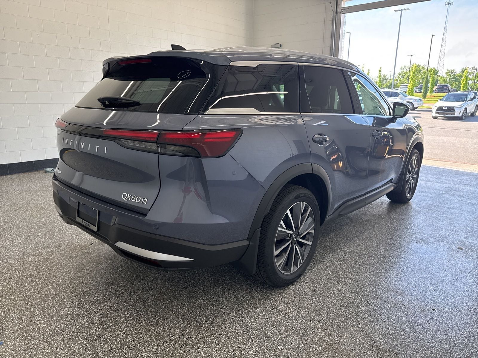 2027 INFINITI QX60 LUXE