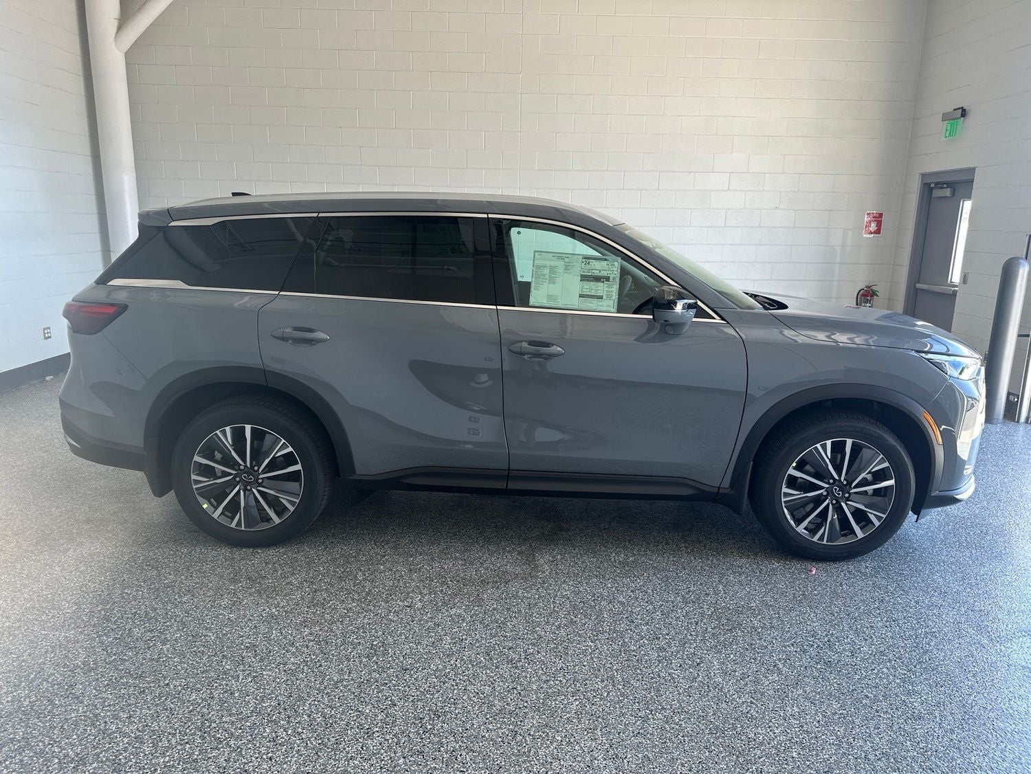 2027 INFINITI QX60 LUXE