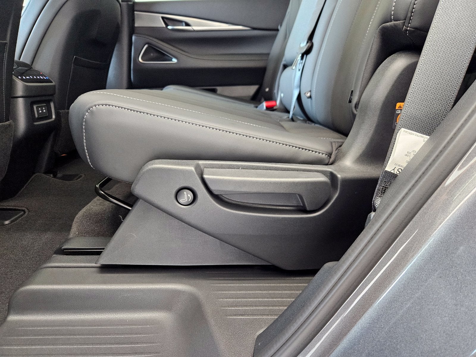 2027 INFINITI QX60 LUXE AWD