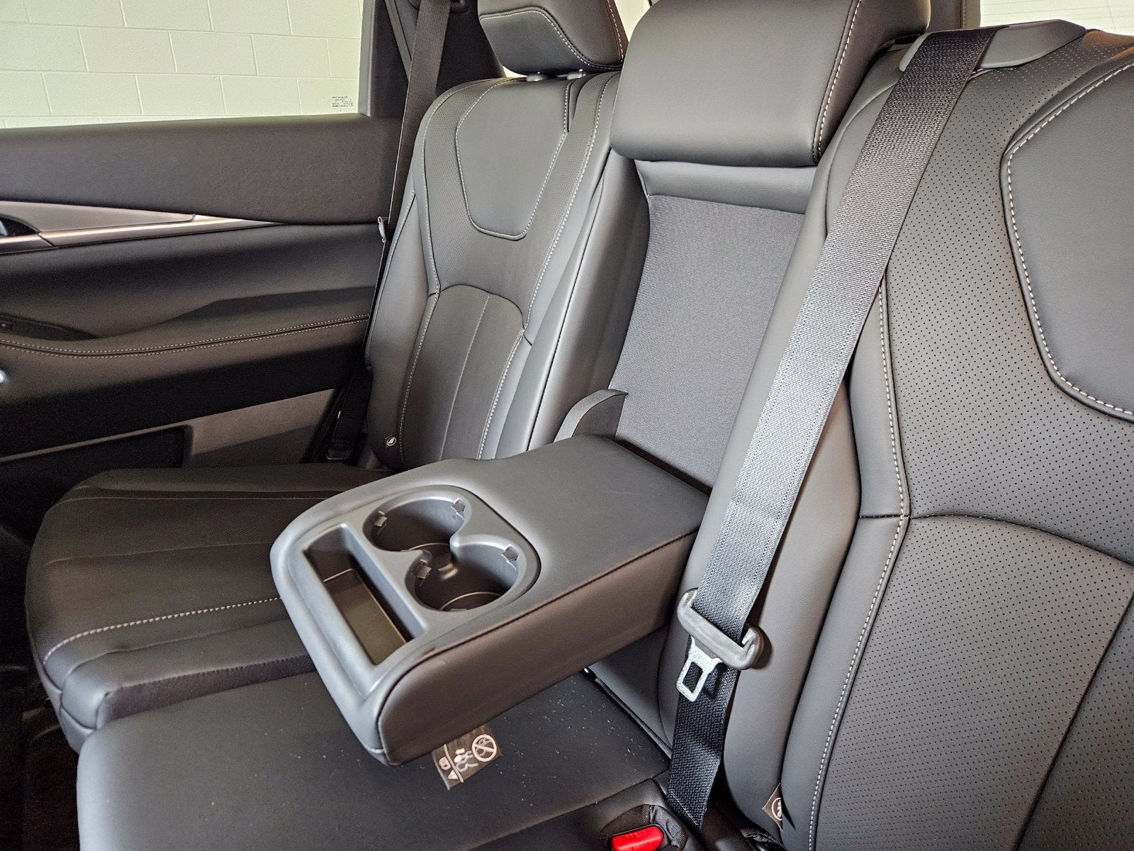 2027 INFINITI QX60 LUXE AWD