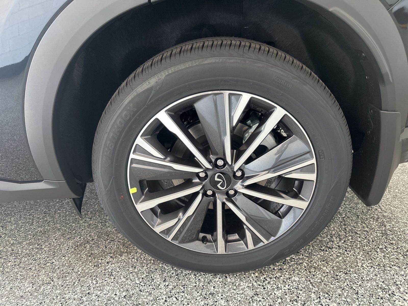 2027 INFINITI QX60 LUXE