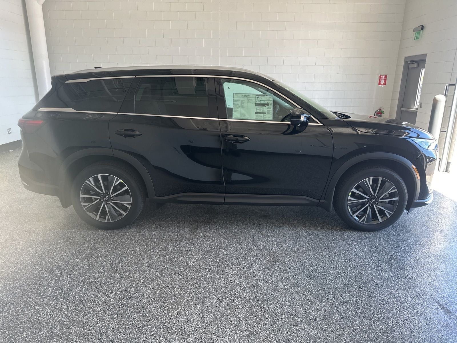 2027 INFINITI QX60 LUXE