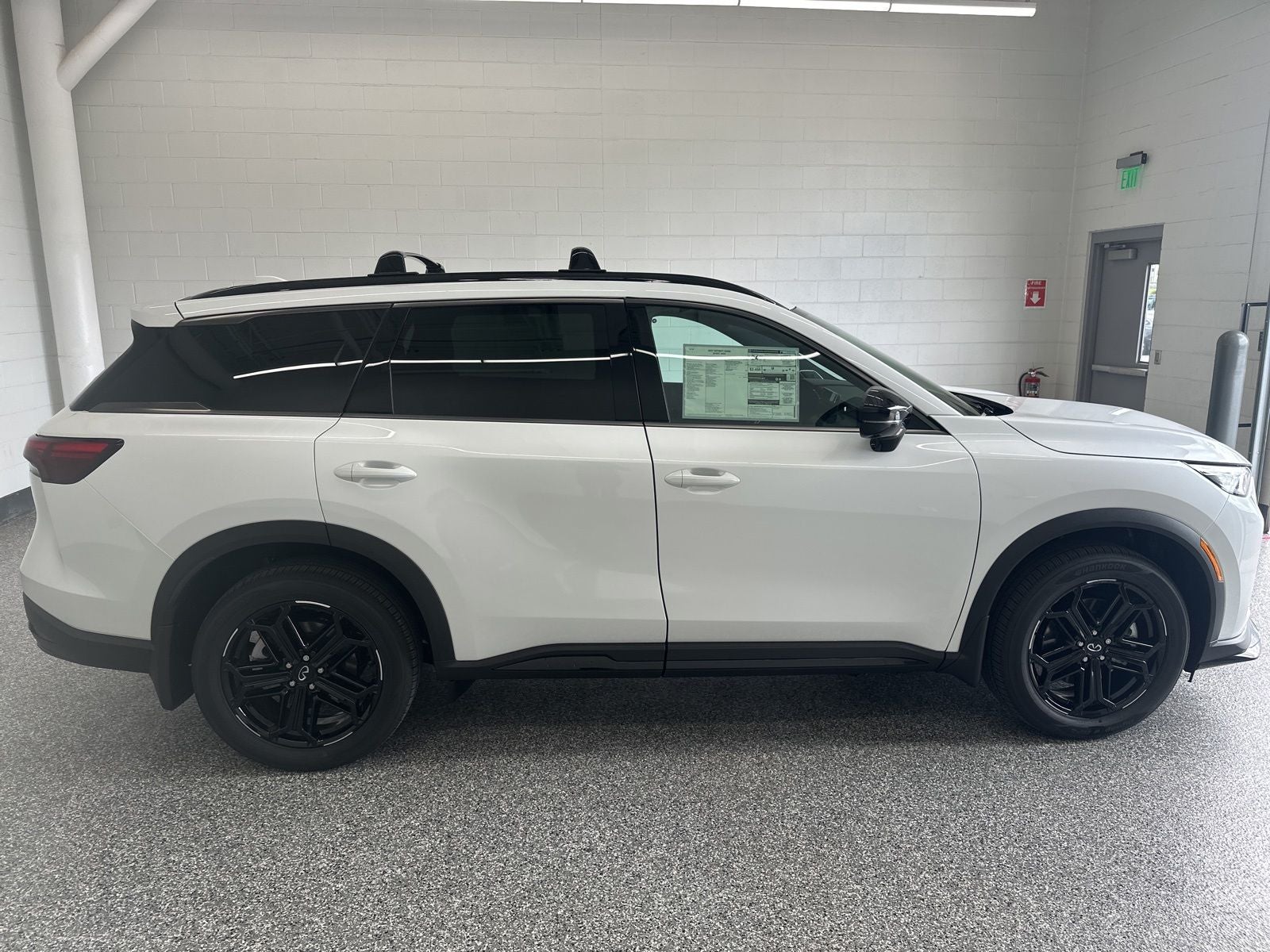 2027 INFINITI QX60 LUXE