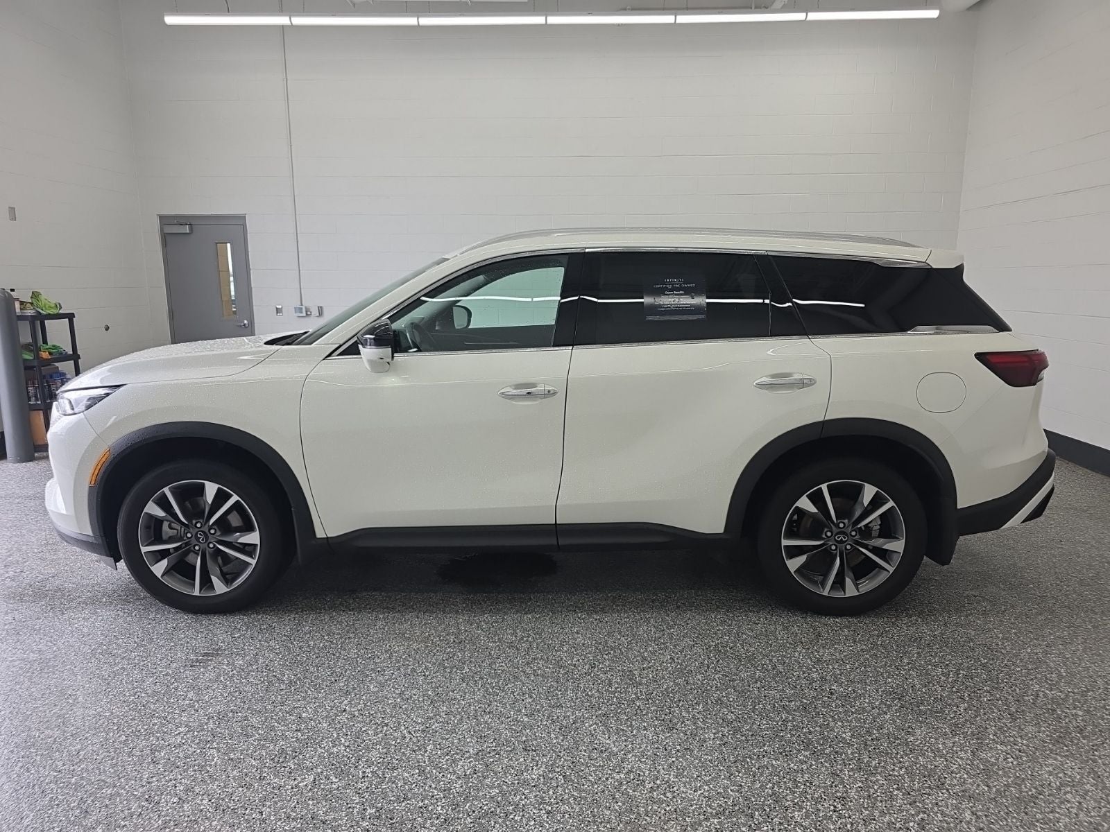 2025 INFINITI QX60 LUXE