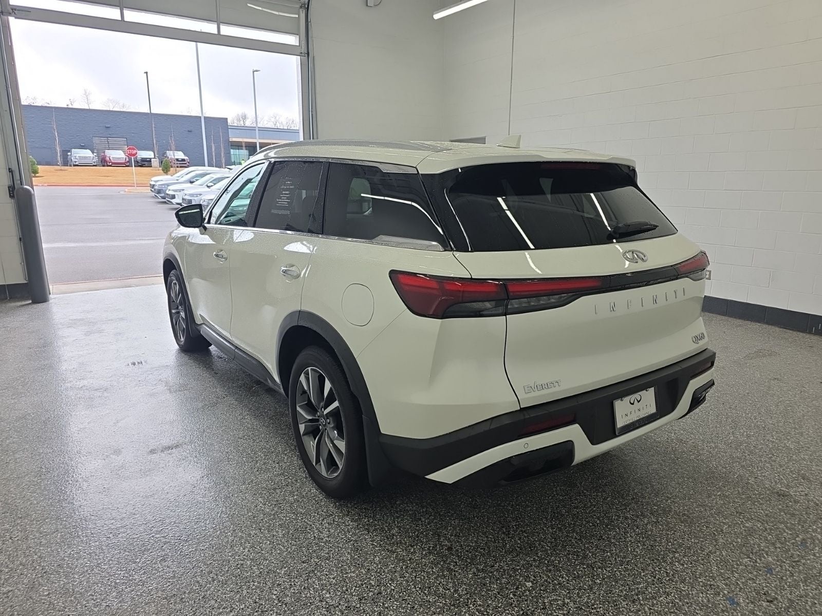 2025 INFINITI QX60 LUXE