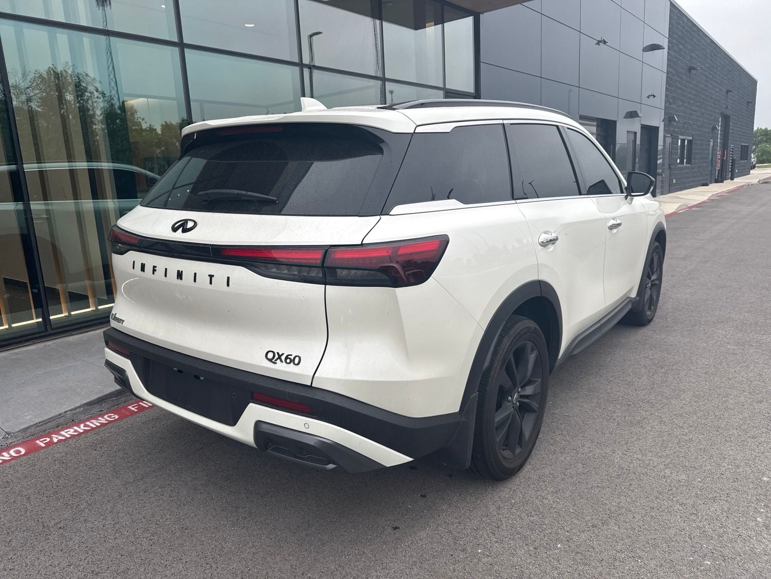 2025 INFINITI QX60 LUXE