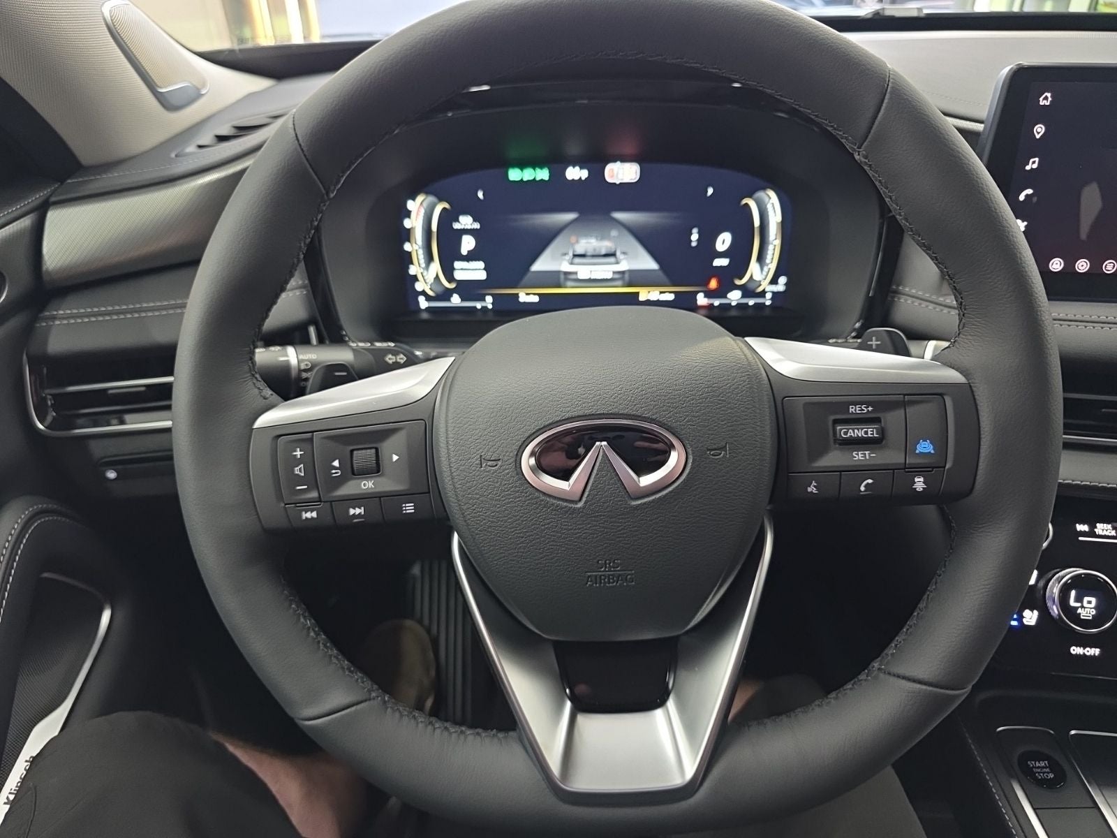 2026 INFINITI QX60 LUXE