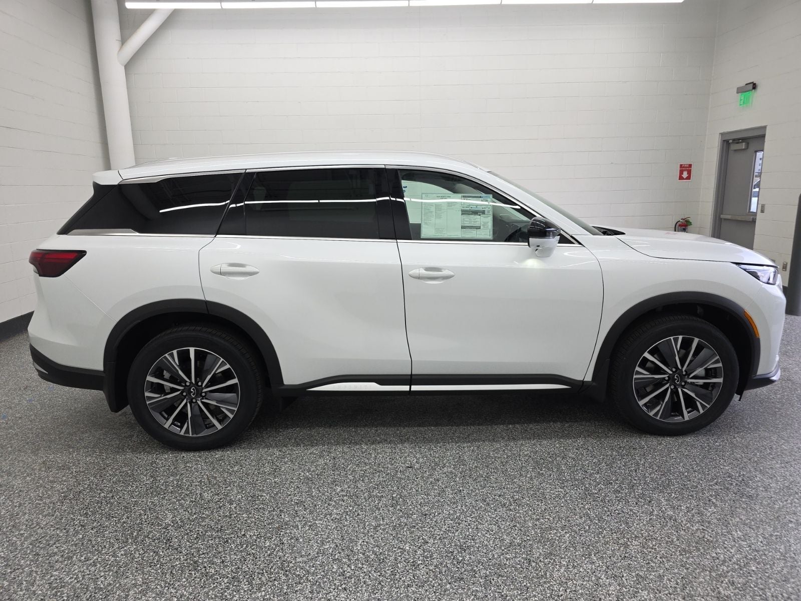2026 INFINITI QX60 LUXE
