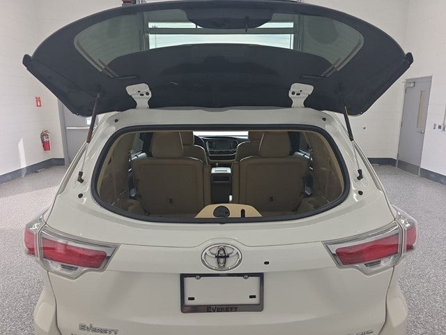 2016 Toyota Highlander Limited Platinum V6