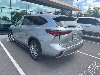 2022 Toyota Highlander Platinum