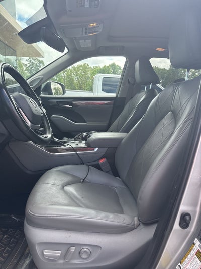 2022 Toyota Highlander Platinum
