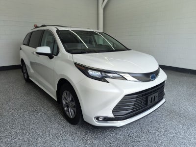 2024 Toyota Sienna XLE 8 Passenger